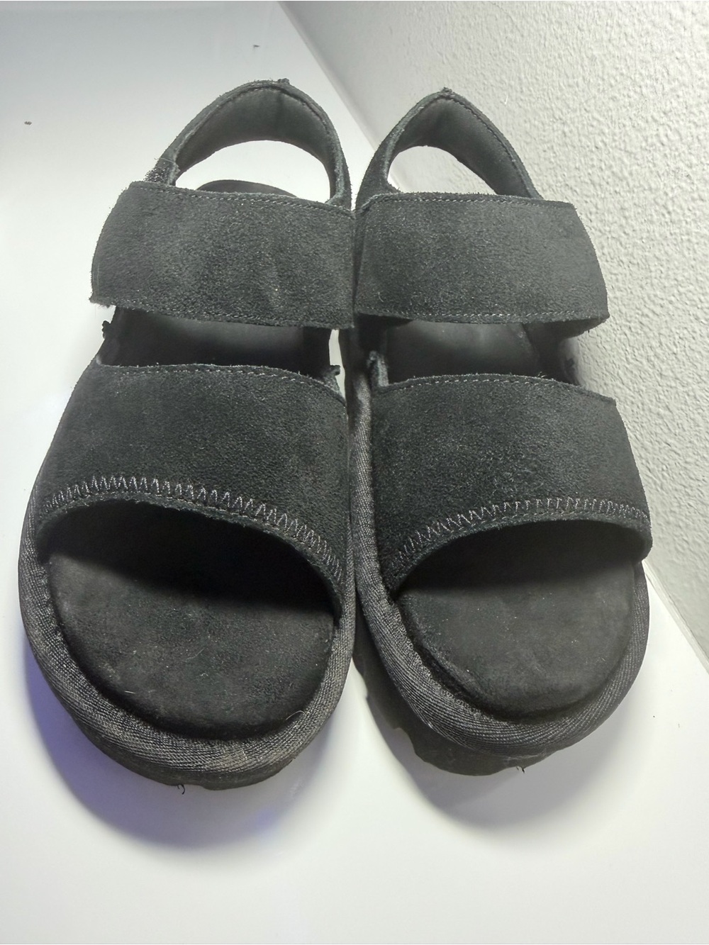 UGG Koolaburra W Tizz Sandal - Black Platform Slide (W/ BLK) Sz 6 - Picture 13 of 14